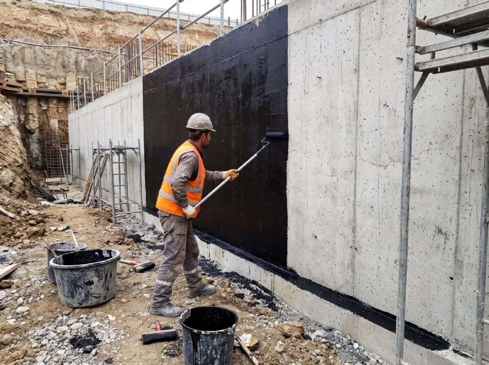 Perde Beton ve Derin Temellerde Toprak Alt� Nemine Kar�� Bit�m-Kau�uk Z�rh�